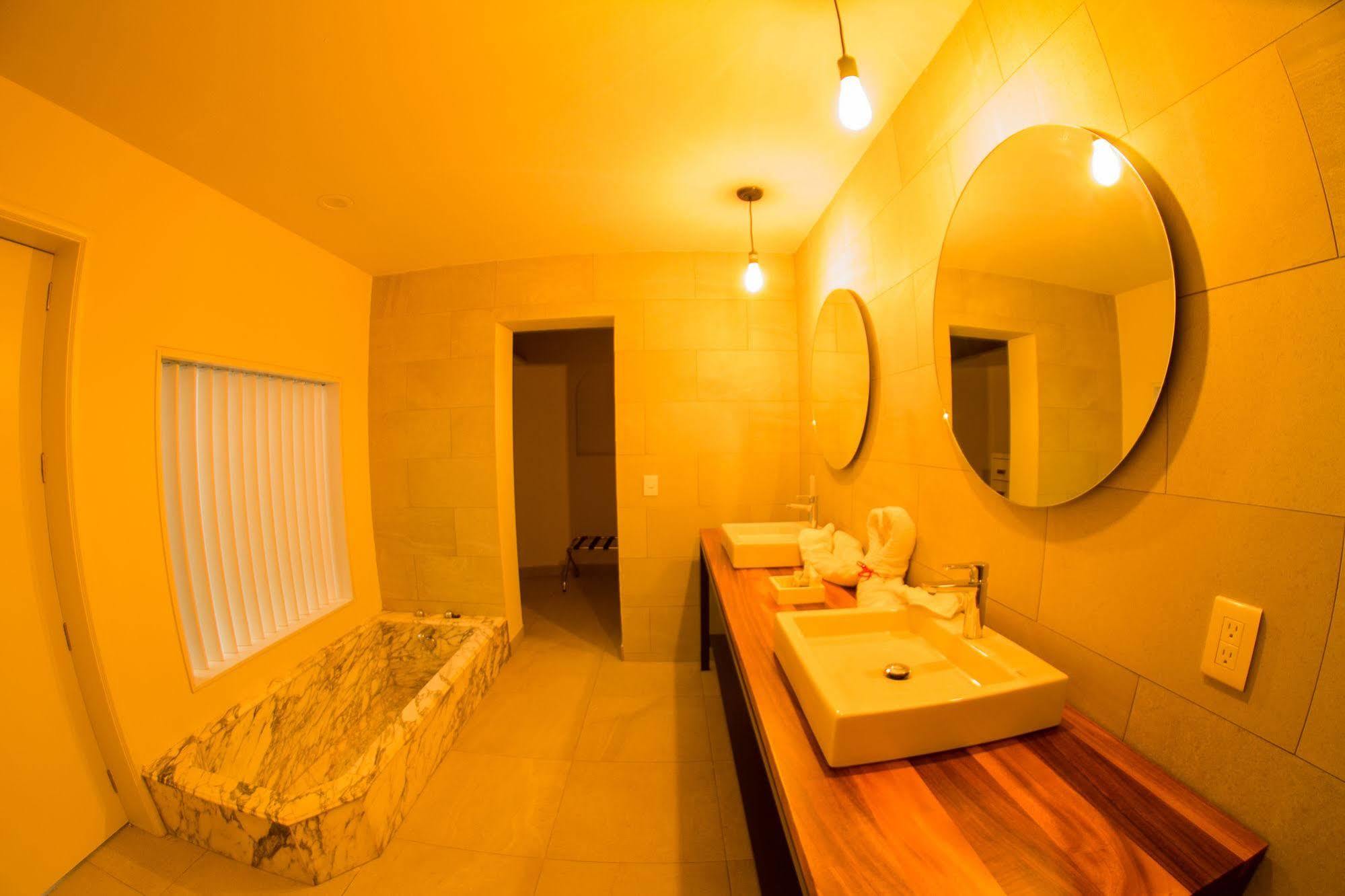 Hotel Boutique Abad Запопан Екстериор снимка